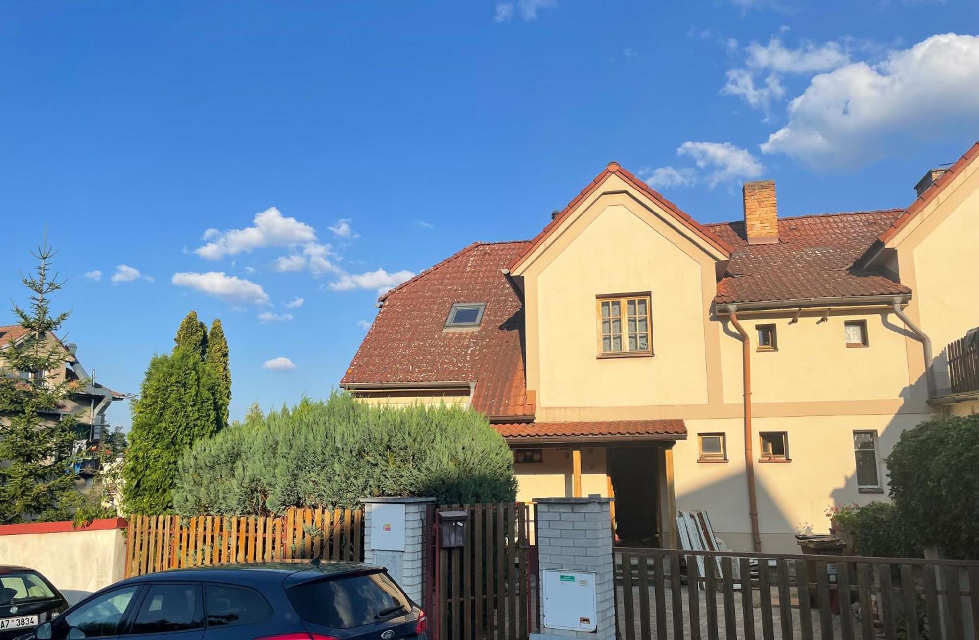 Peripheral Valley View Apartment Prague