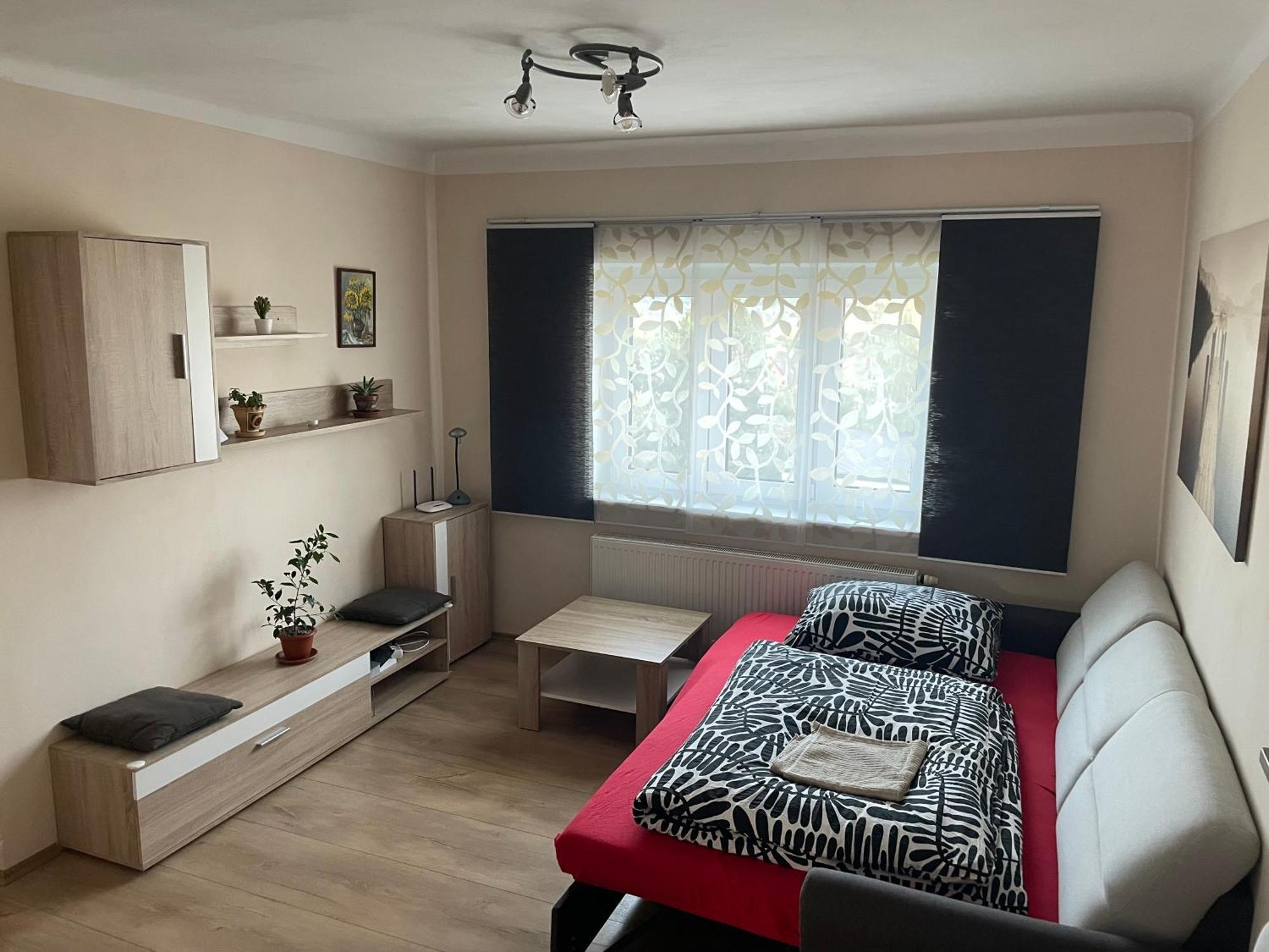 Peripheral Valley View Apartment *